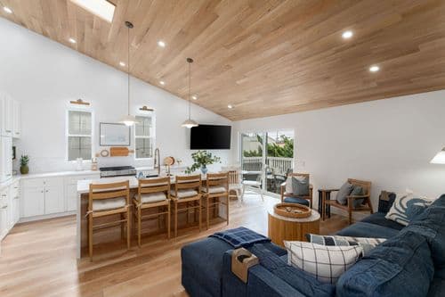 Island Paradise - Image 1
