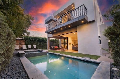 LA Villa - Image 1