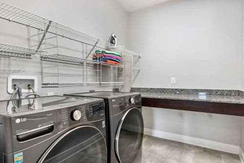 Tides Beach House - Image 21
