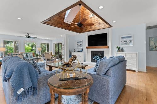 Tropical Retreat - Image 3