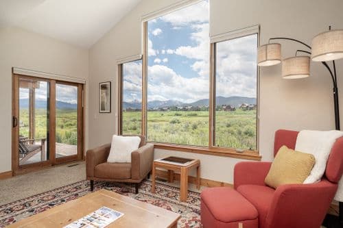 Everview Heights Townhouse - Image 3