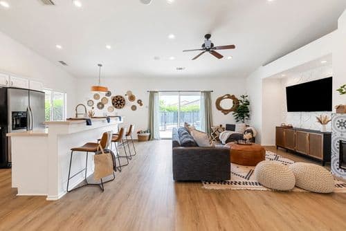 Sunny Palms - Image 3