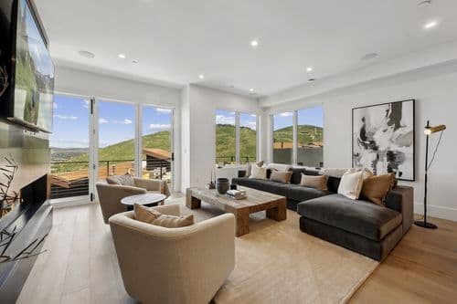 Slopeside Modern - Image 1