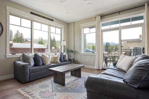 Hideaway Station Loft #207 - Image 3