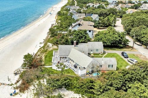 Whale Beachfront Home - Image 1