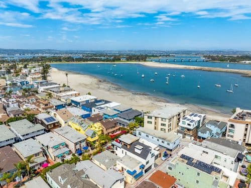 Modern Beach Vibes (Upper) - Image 40