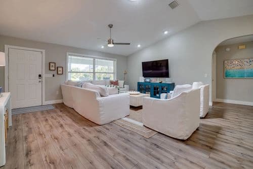 Coconut Cove - Image 3