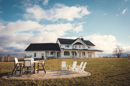 Ann Riley Farmhouse - Image 1