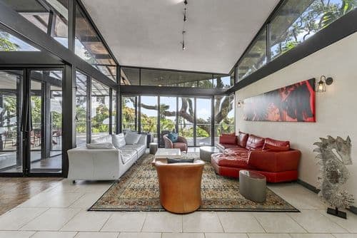 Tantalus Glass Home - Image 3