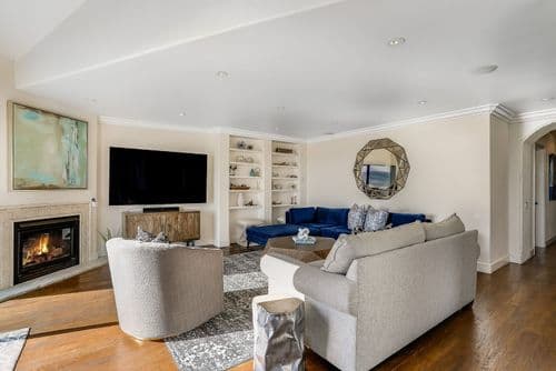 Dolphin Bluff - Image 3