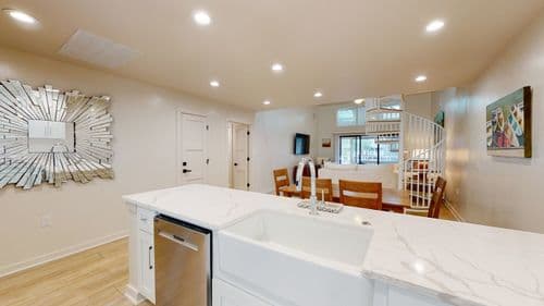 Blue Cove House - Image 3