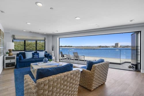 Bayside Retreat - Image 2