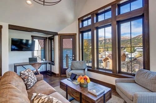 Aurum Condo - Image 3