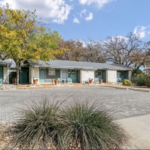 Downtown Retreat - Image 1
