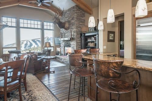 Wolf Pack Hideaway - Image 3