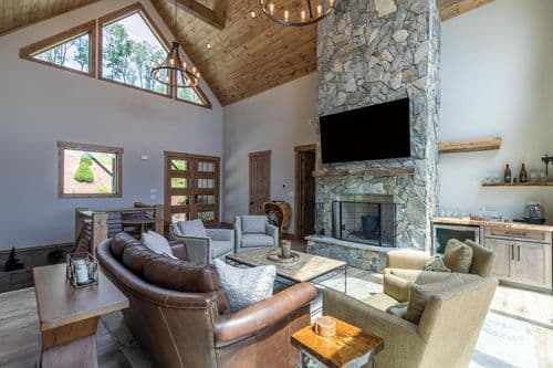 Livin' Lodge - Image 2