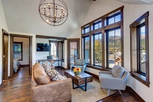Aurum Condo - Image 2