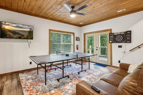 Royal Pool Retreat - Image 3