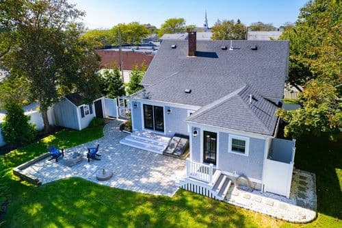 Cross Street Retreat - Image 1
