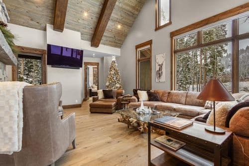 Timberline Lodge - Image 3