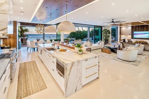 Diamond Head Grand Escape - Image 3