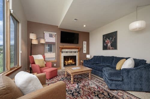 Everview Heights Townhouse - Image 2