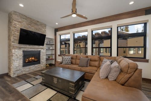 Continental Vista Condo - Image 2