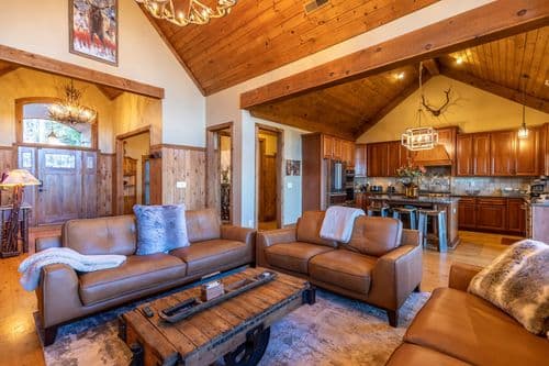 Buckhorn Lodge - Image 3