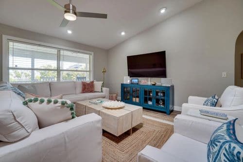 Coconut Cove - Image 2