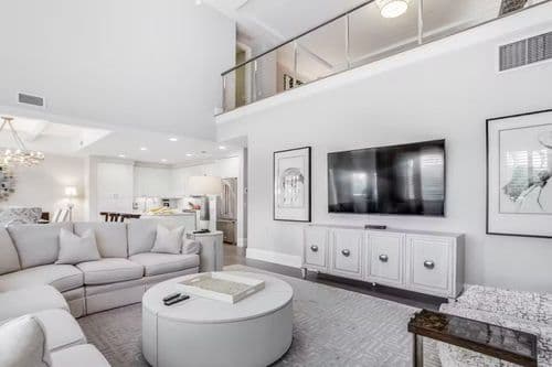 Naples Square Paradise - Image 3