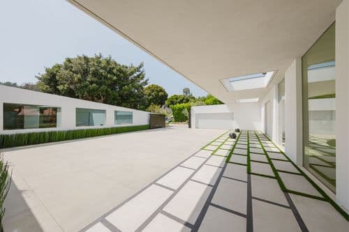 Museum Crest - Image 9