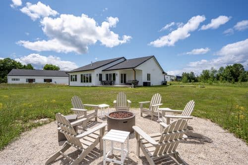 Orchard View Retreat - Image 1