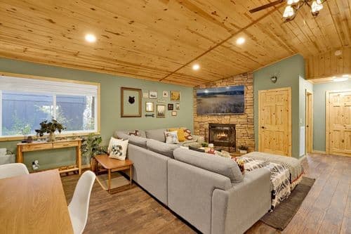 Country Club Cabin #357 - Image 2