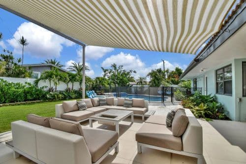 Palms and Playhouse - Image 3