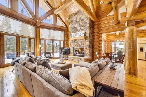 Goldenview Lodge - Image 1