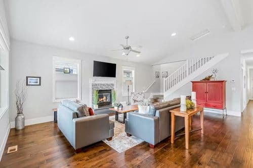 Classic Coeur d'Alene Estate - Image 2
