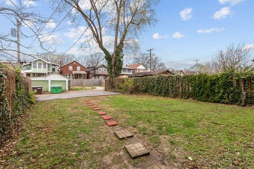 Kingshighway Manor - Image 27