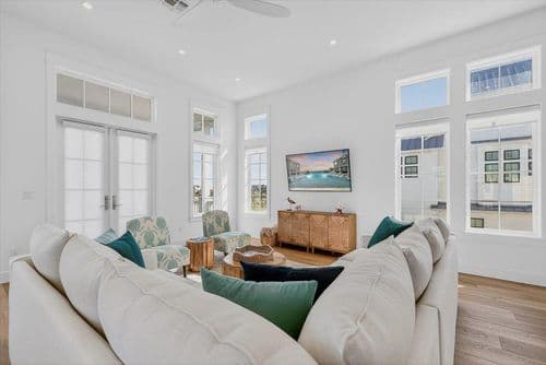 Sunny Shores - Image 3