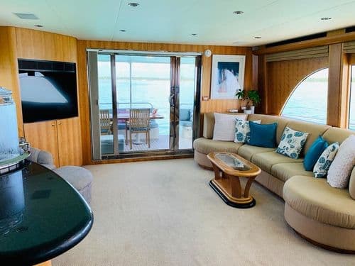 Equinox Yacht - Image 3