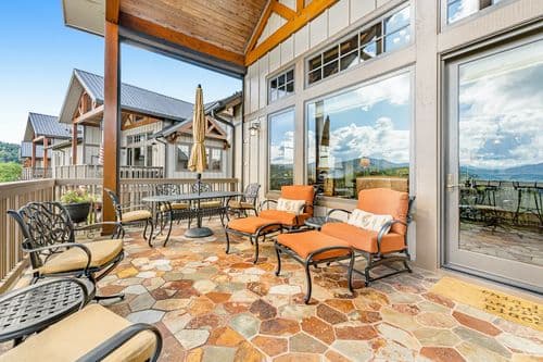 Red Tail Home - Image 3