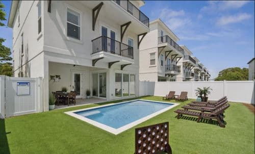 Grand Luxe - Image 1