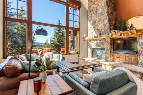 Twin Peaks Lodge - Image 2