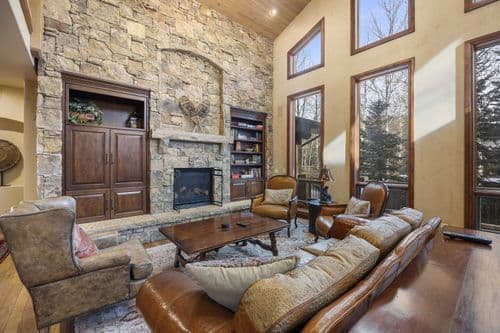 Luxury Mountain Retreat - Image 2