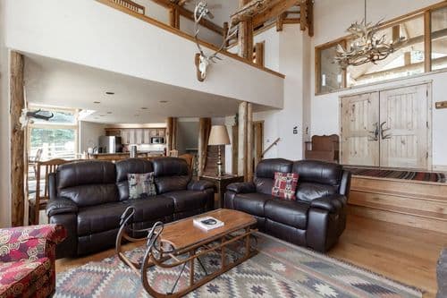 Pine Tree Lodge - Image 3