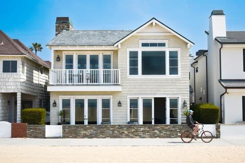 Oceanside Life - Image 1