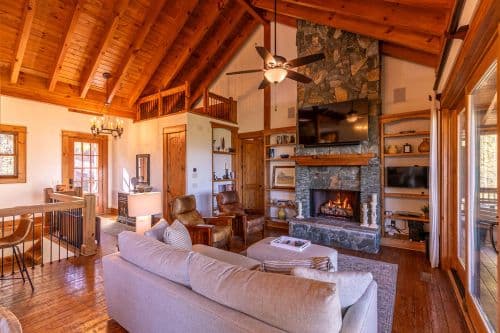Blue Hole Lodge - Image 3