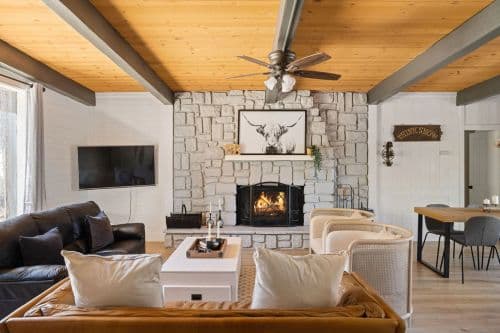 Summit House - Image 3