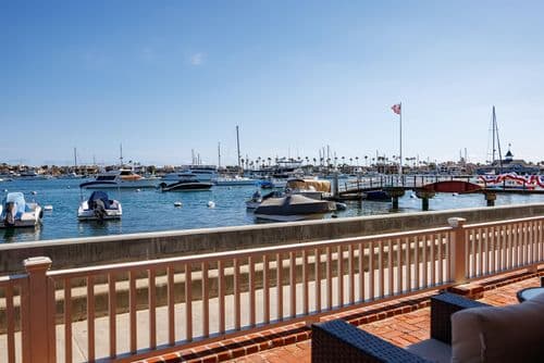 Harbor Beach Escape - Image 3