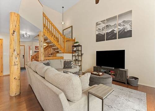 Burgundy House - Image 3