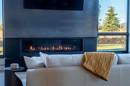 Lucy Meadows Luxury - Image 3